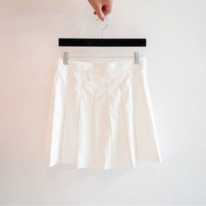 Women's White UNIQLO Tennis Skirt in Great Condition